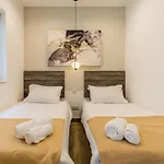 Cozy In The Heart Of Paceville - Olo Living By Sf Homes 3* San Ġiljan